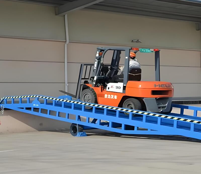北海移动式卸货平台（叉车用）